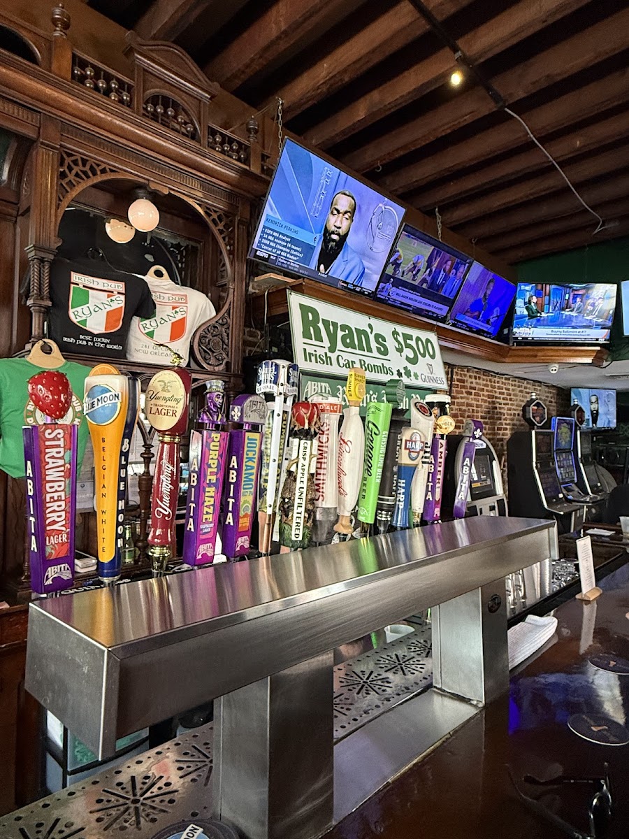 Ryan's Irish Pub
